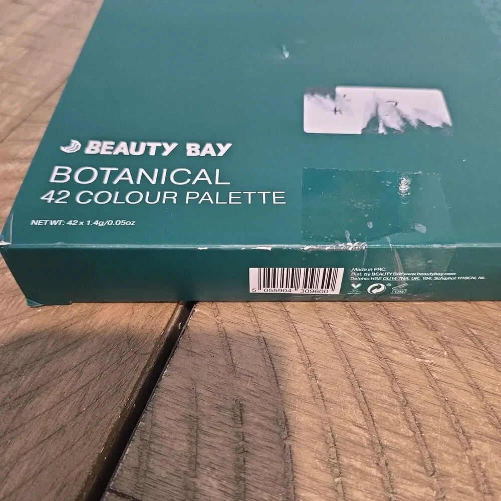 Beauty Bay Botanical Eyeshadow Palette 42 Colour Green Blue Brown Gray Purple